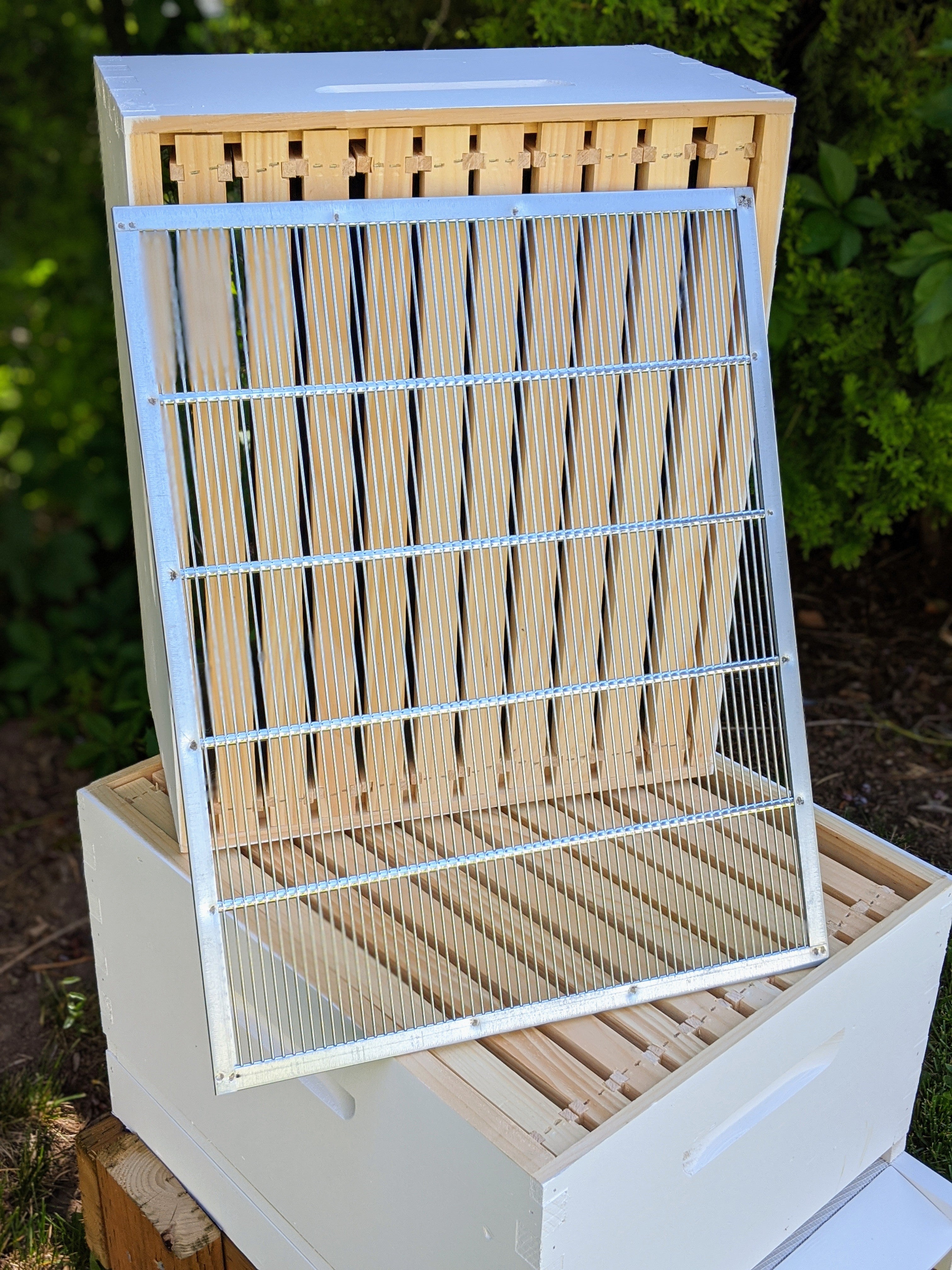 Metal Queen Excluder image 0